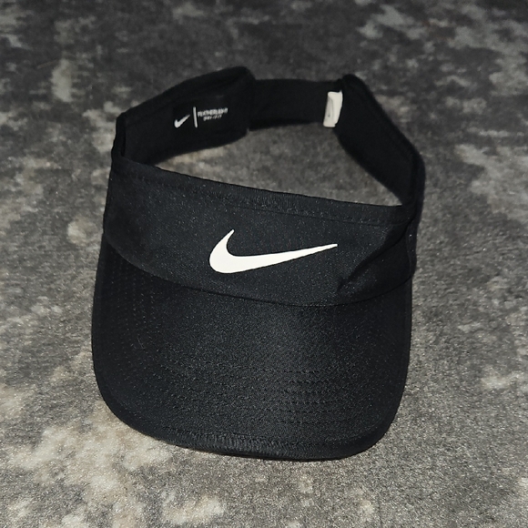 Nike Black and White Visor Hat - Picture 1 of 4